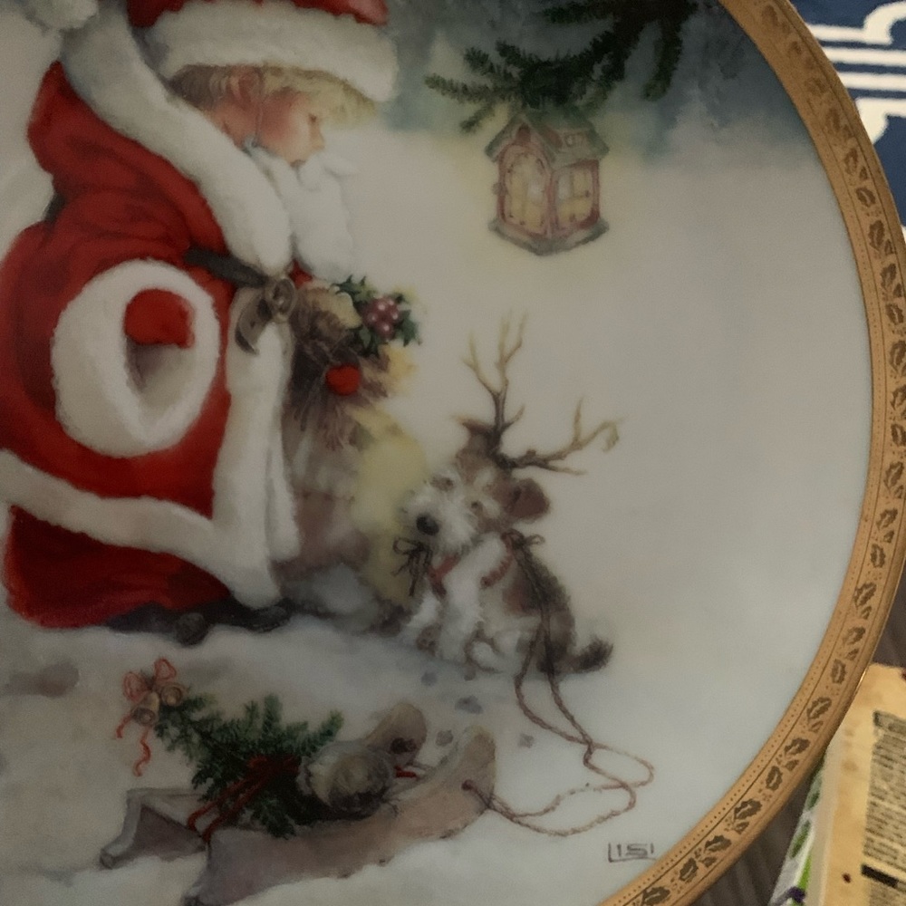 Hamilton Collection 1993 Santa's Littlest Helper - Picture 3 of 5